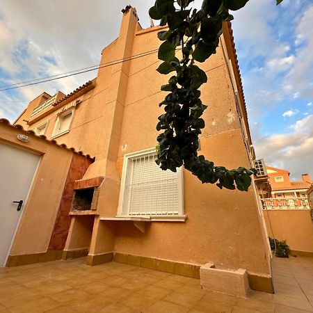 Chalet En La Mata A 50 Metros De La Playa ตอร์เรเวียคา ภายนอก รูปภาพ