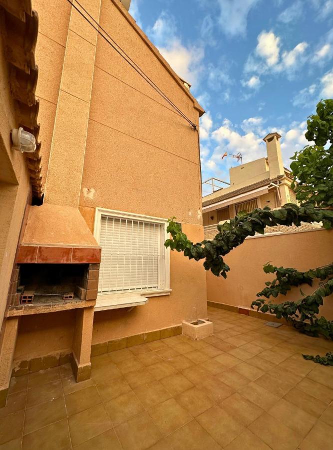Chalet En La Mata A 50 Metros De La Playa ตอร์เรเวียคา ภายนอก รูปภาพ