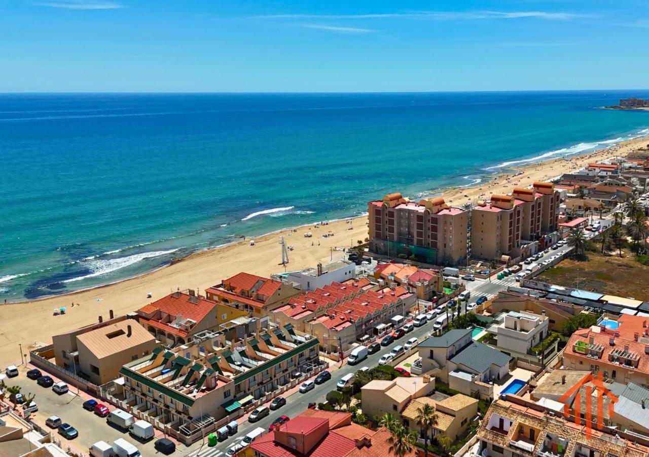 Chalet En La Mata A 50 Metros De La Playa ตอร์เรเวียคา ภายนอก รูปภาพ