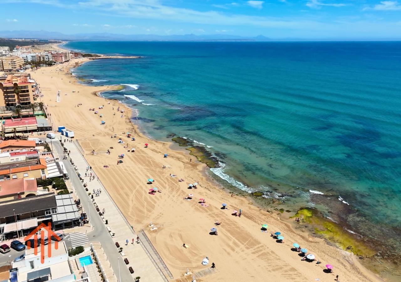 Chalet En La Mata A 50 Metros De La Playa ตอร์เรเวียคา ภายนอก รูปภาพ