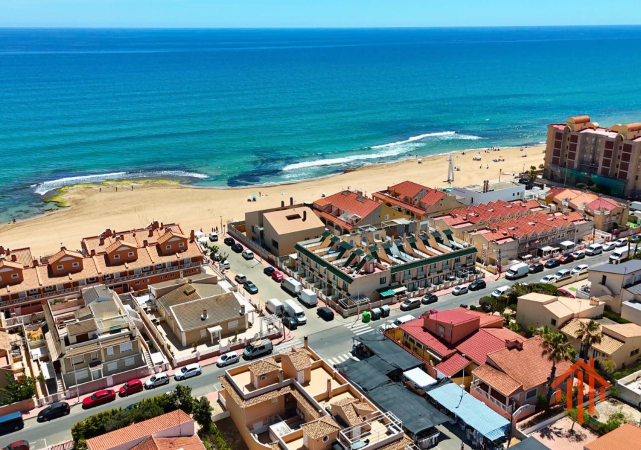 Chalet En La Mata A 50 Metros De La Playa ตอร์เรเวียคา ภายนอก รูปภาพ
