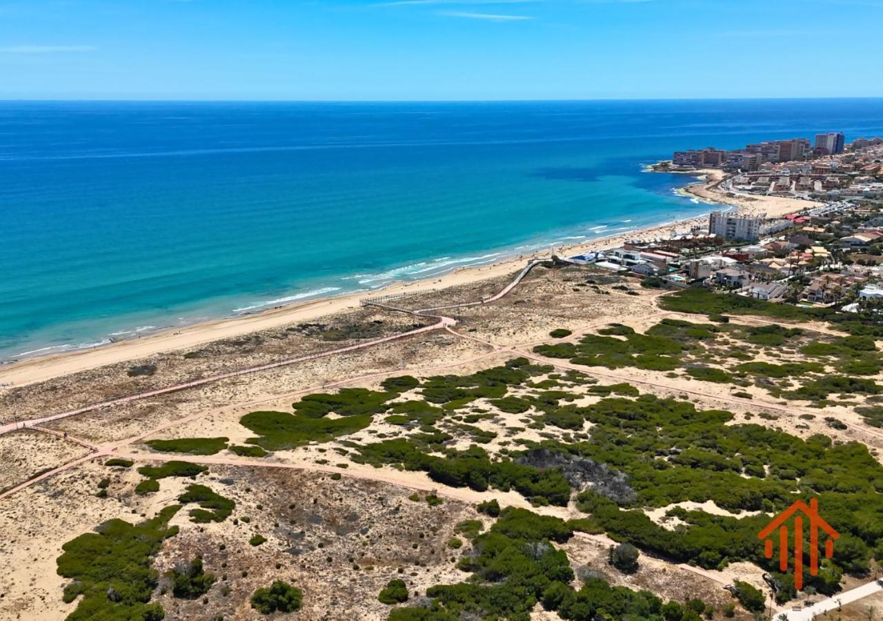 Chalet En La Mata A 50 Metros De La Playa ตอร์เรเวียคา ภายนอก รูปภาพ